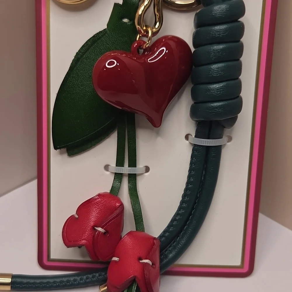 ❤️▪️Piper K▪️ Beautiful Bag Charm Key Chain with flowers, heart